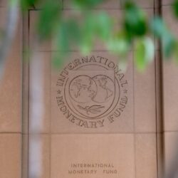 صندوق النقد يرفع توقعه للنمو العالمي إلى 3.2% في 2025