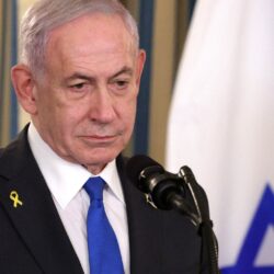 غارديان: نتنياهو قبل وقف إطلاق النار لكن الحذر واجب