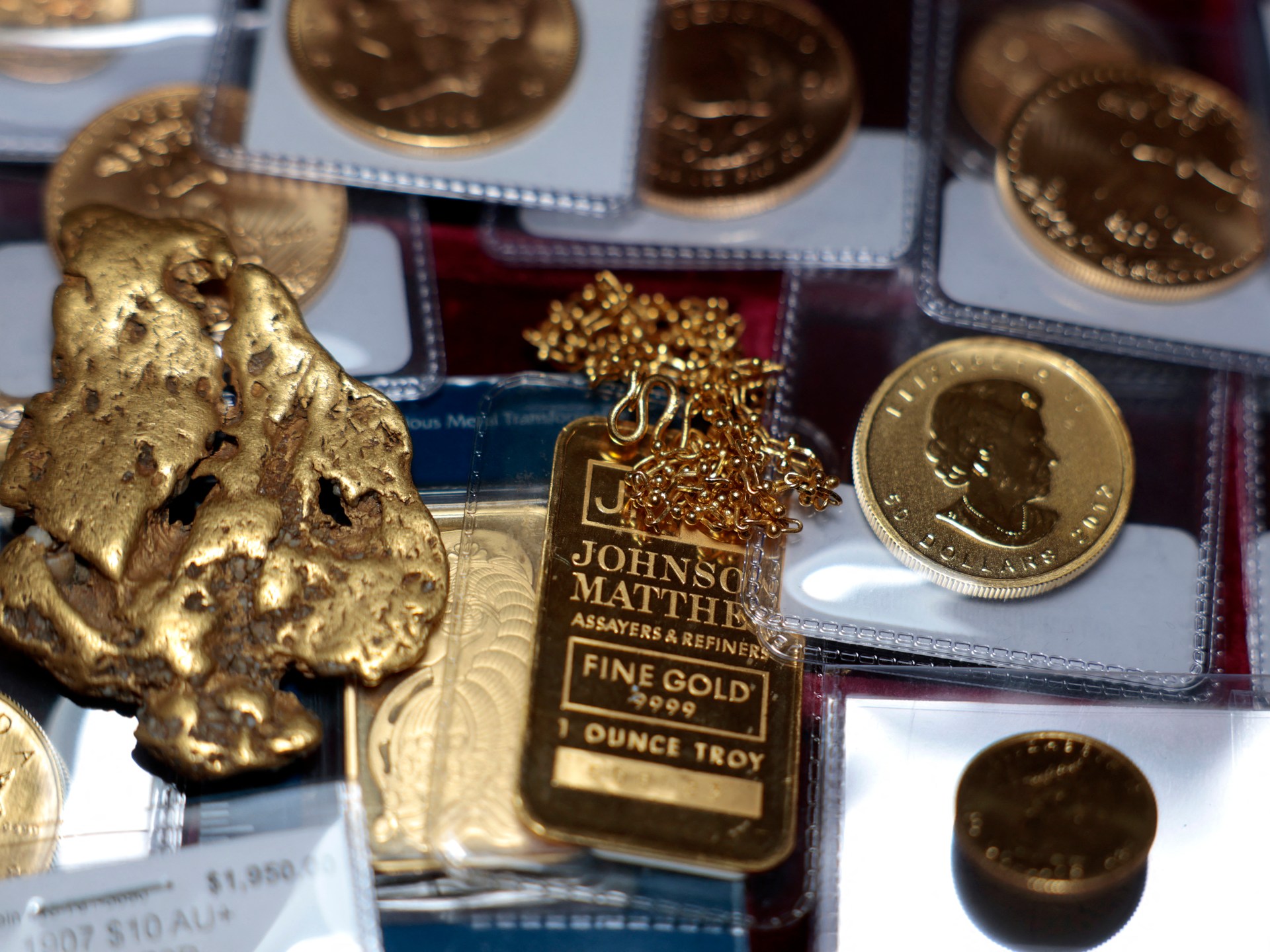 الذهب يواصل رحلة تحطيم الأرقام ويخطو نحو 4250 دولارا