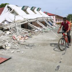 زلزال بقوة 7.6 يضرب الفلبين وتحذيرات من تسونامي