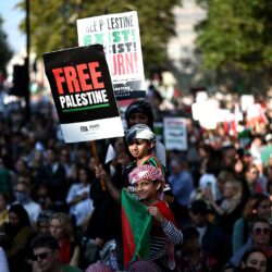 الحكومة البريطانية تطلب تشديد الإجراءات ضد "معاداة السامية" بالجامعات