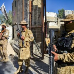 عشرات القتلى باشتباكات بين باكستان وأفغانستان وإسلام آباد تتوعد بـ"رد قوي"