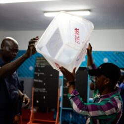 الكاميرون تنتظر الحسم.. هل يستمر حكم الرئيس بيا؟