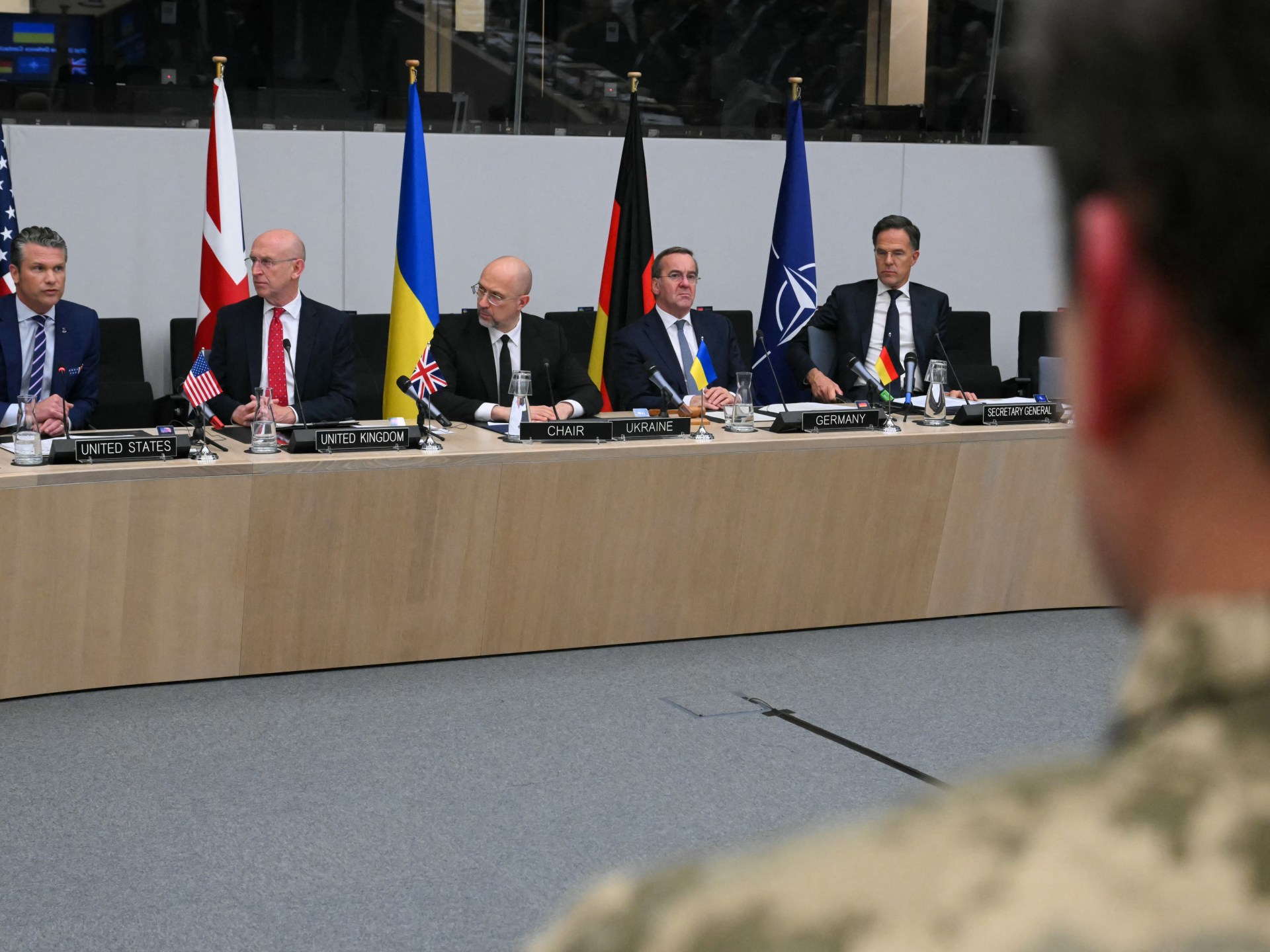 الناتو يبحث تعزيز رده على الاختراقات الروسية