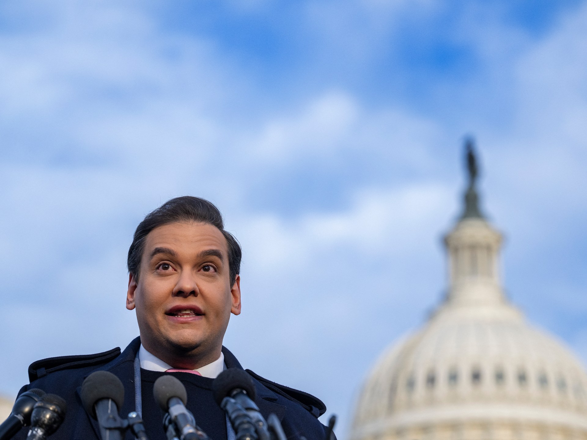 نائب جمهوري سابق مدان بالفساد يغادر السجن بعد تخفيف ترامب العقوبة