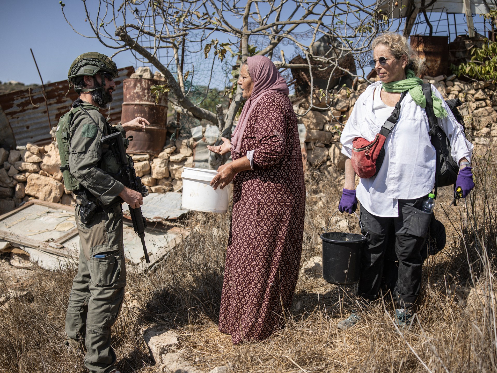 الاحتلال يهدم مزرعة بالقدس ويجرف أراضي جنوب الضفة