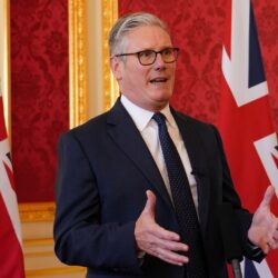 ستارمر: بريطانيا مستعدة للمساعدة بنزع سلاح حماس وإعادة الإعمار