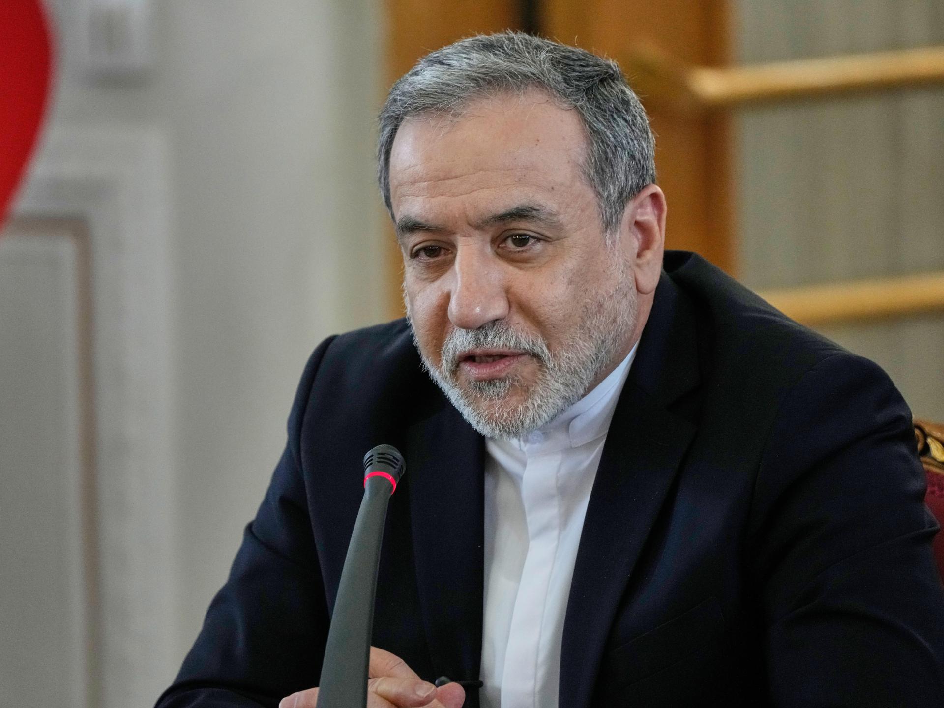 طهران تلوّح بوقف التفاوض مع واشنطن وتكشف الأسباب