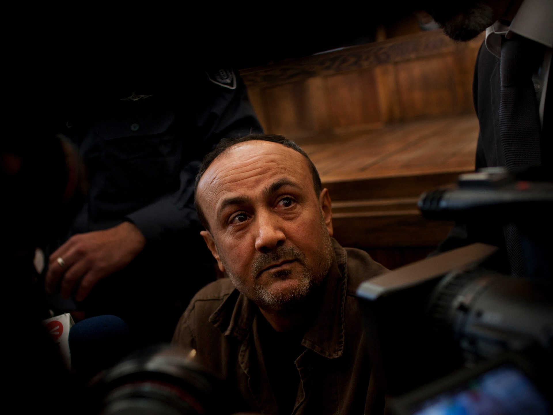 فتح تدين الاعتداء على البرغوثي وتناشد لإنقاذه ووقف القمع