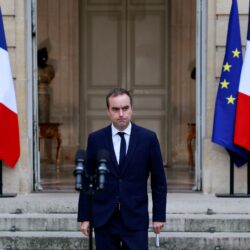 ماكرون يعيد تكليف لوكورنو بتشكيل حكومة جديدة