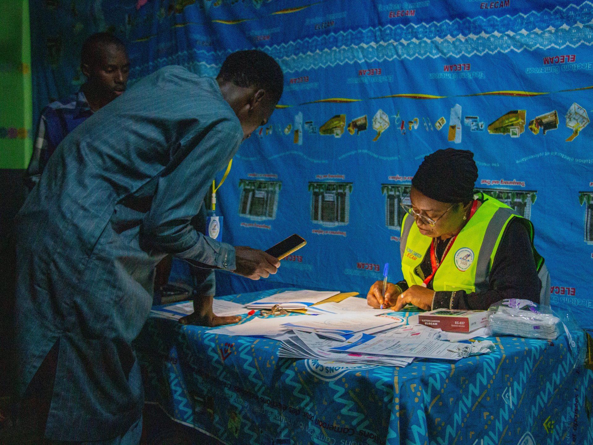 الكاميرون: المجلس الانتخابي يستدعي لجنة إحصاء الأصوات وسط توتر