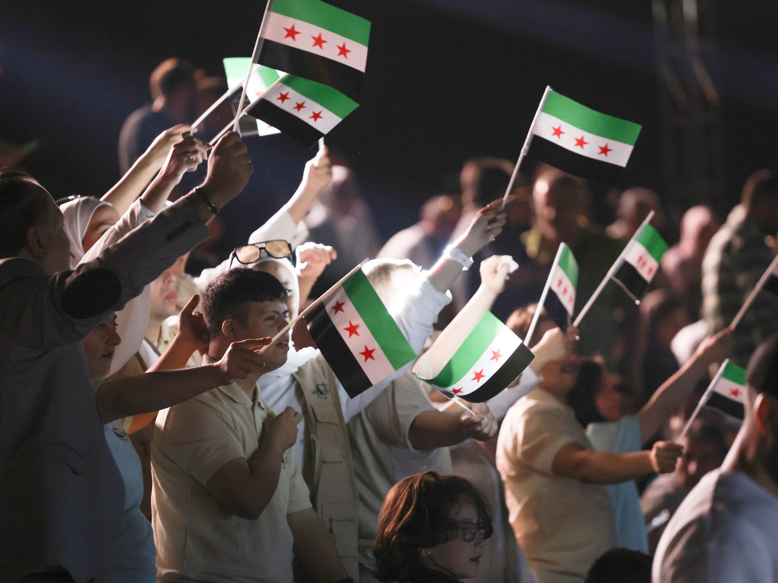هل تتعارض العدالة الانتقالية مع السلم الأهلي في سوريا؟ 5 asdada 1759571040