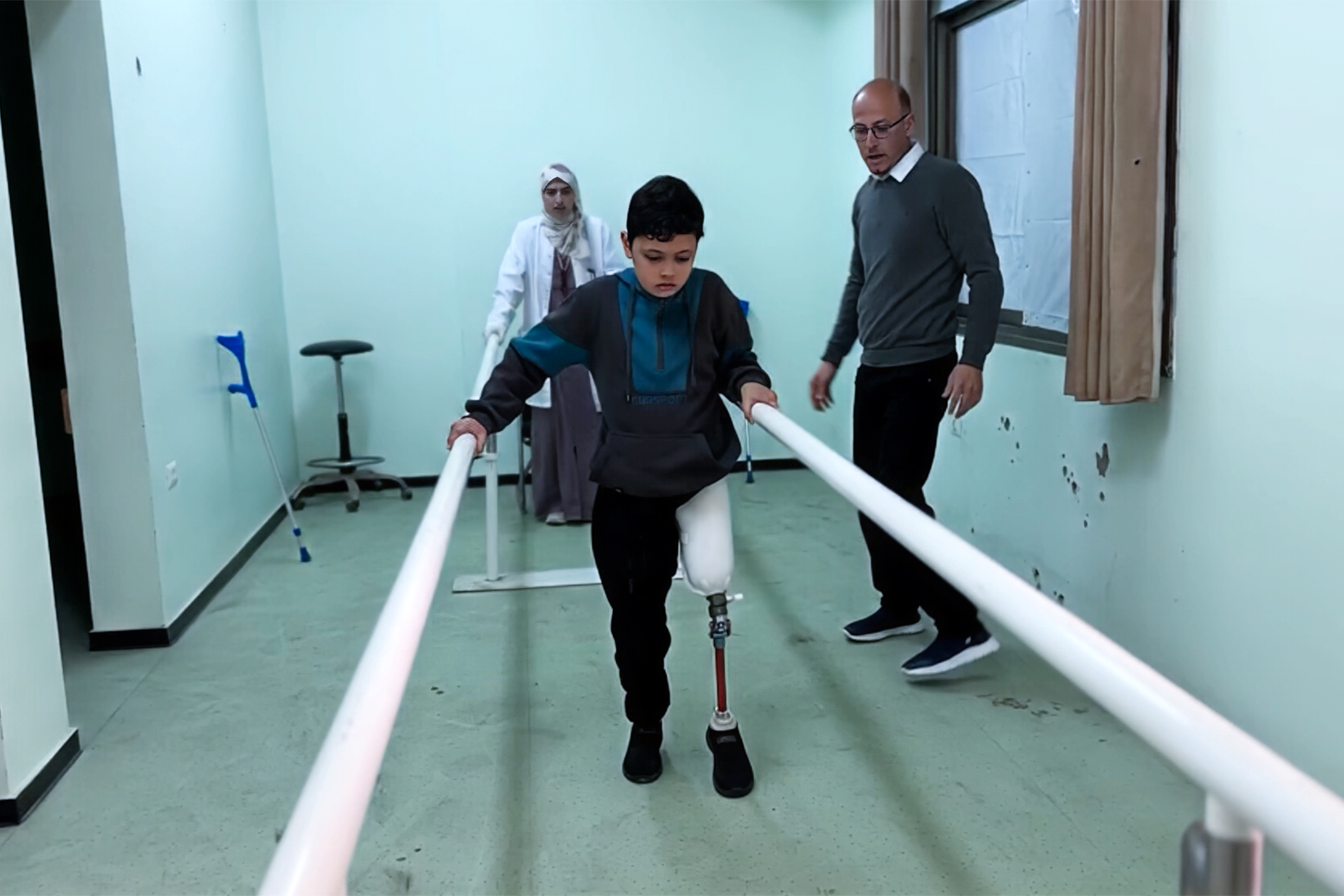 "أطراف الأمل".. مستشفى حمد يعيد الحياة لمبتوري الحرب في غزة