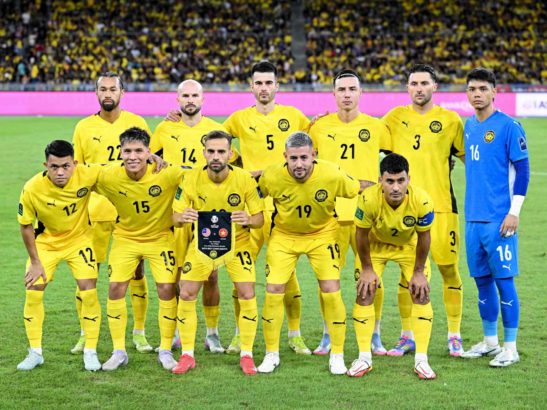 فيفا يوقف 7 لاعبين بسبب التزوير