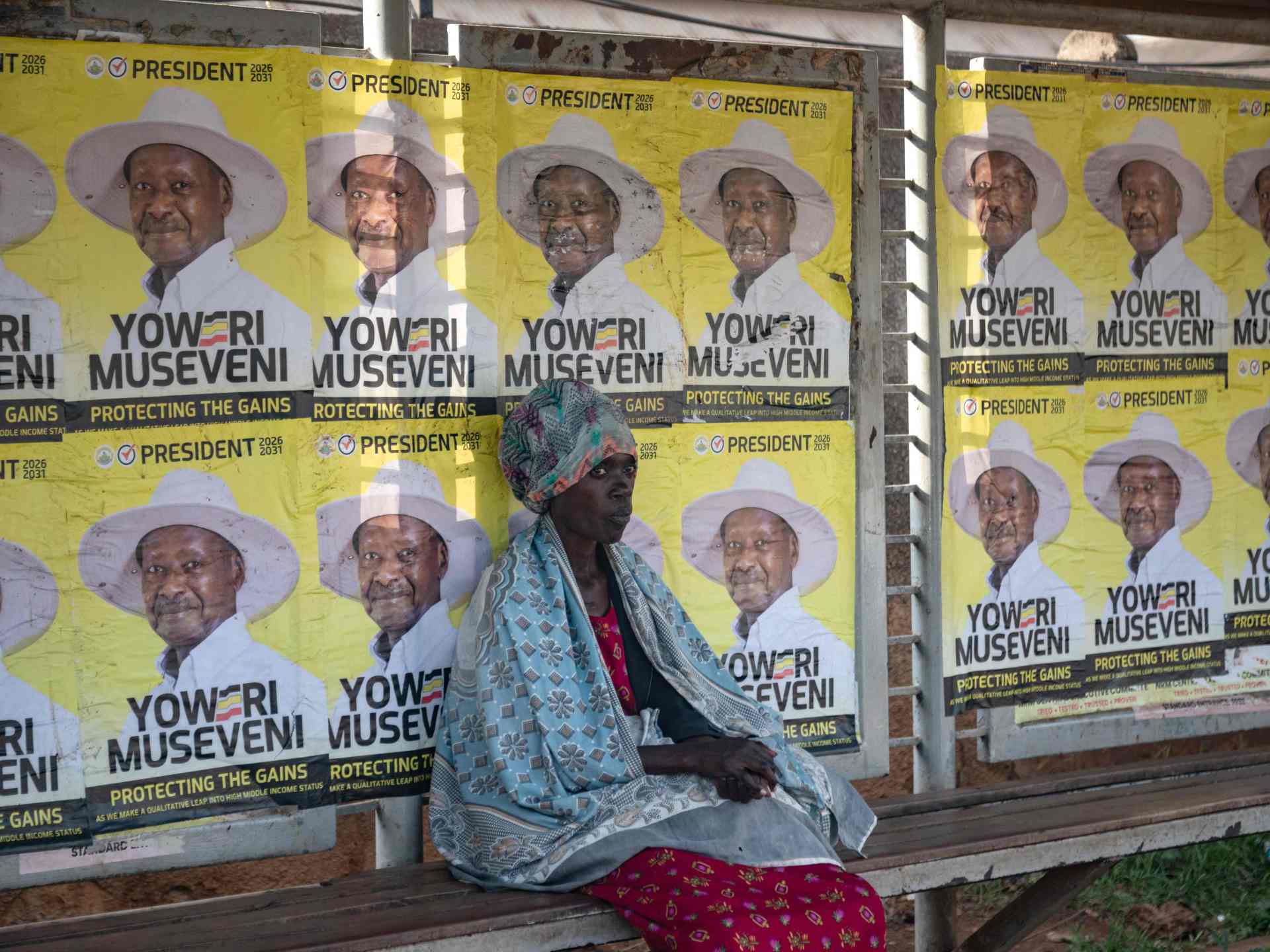 موسيفيني والهبات المالية.. جدل حول شراء الأصوات