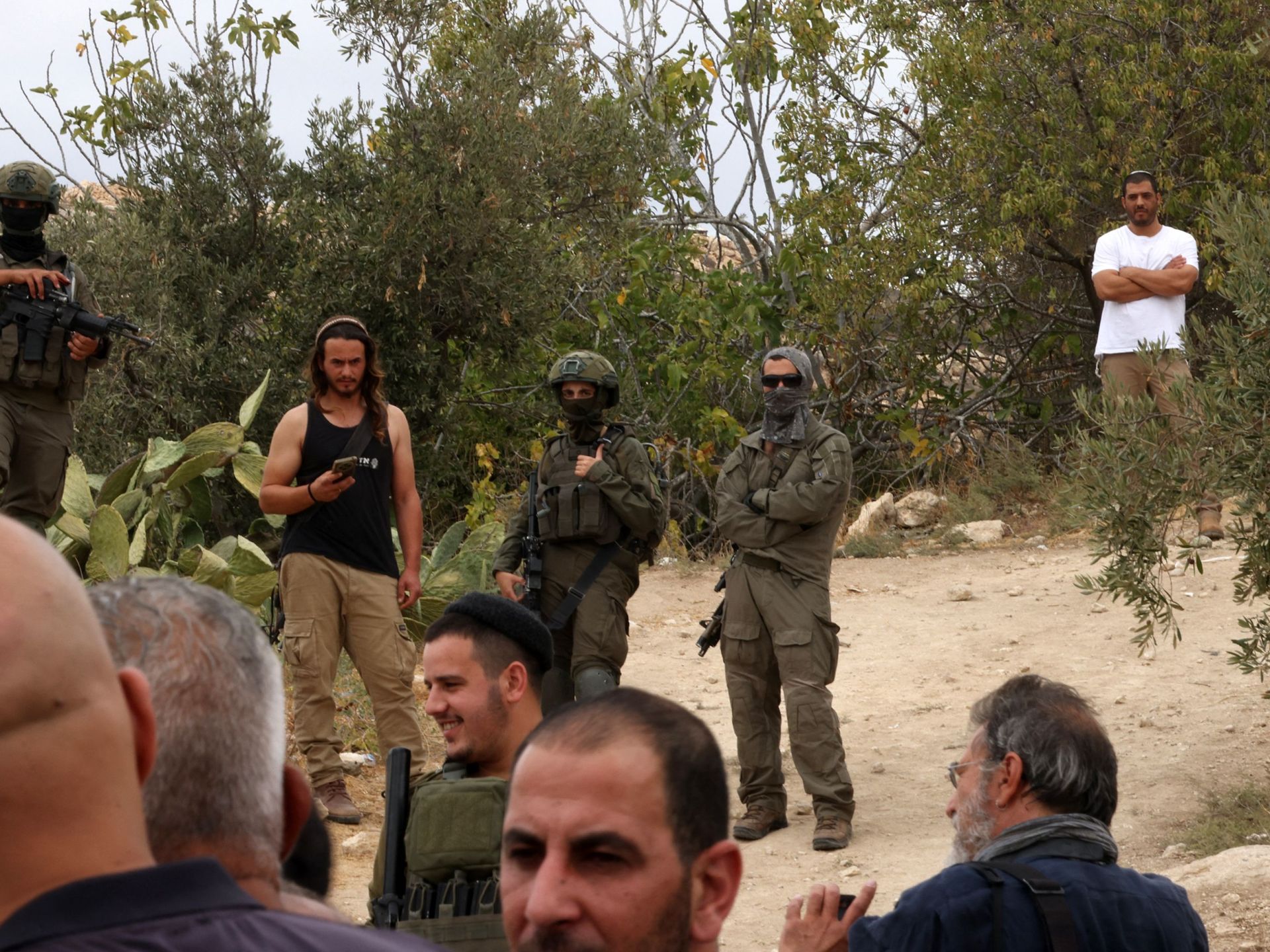 إصابة فلسطينيين في اعتداءات لجيش الاحتلال والمستوطنين بالضفة