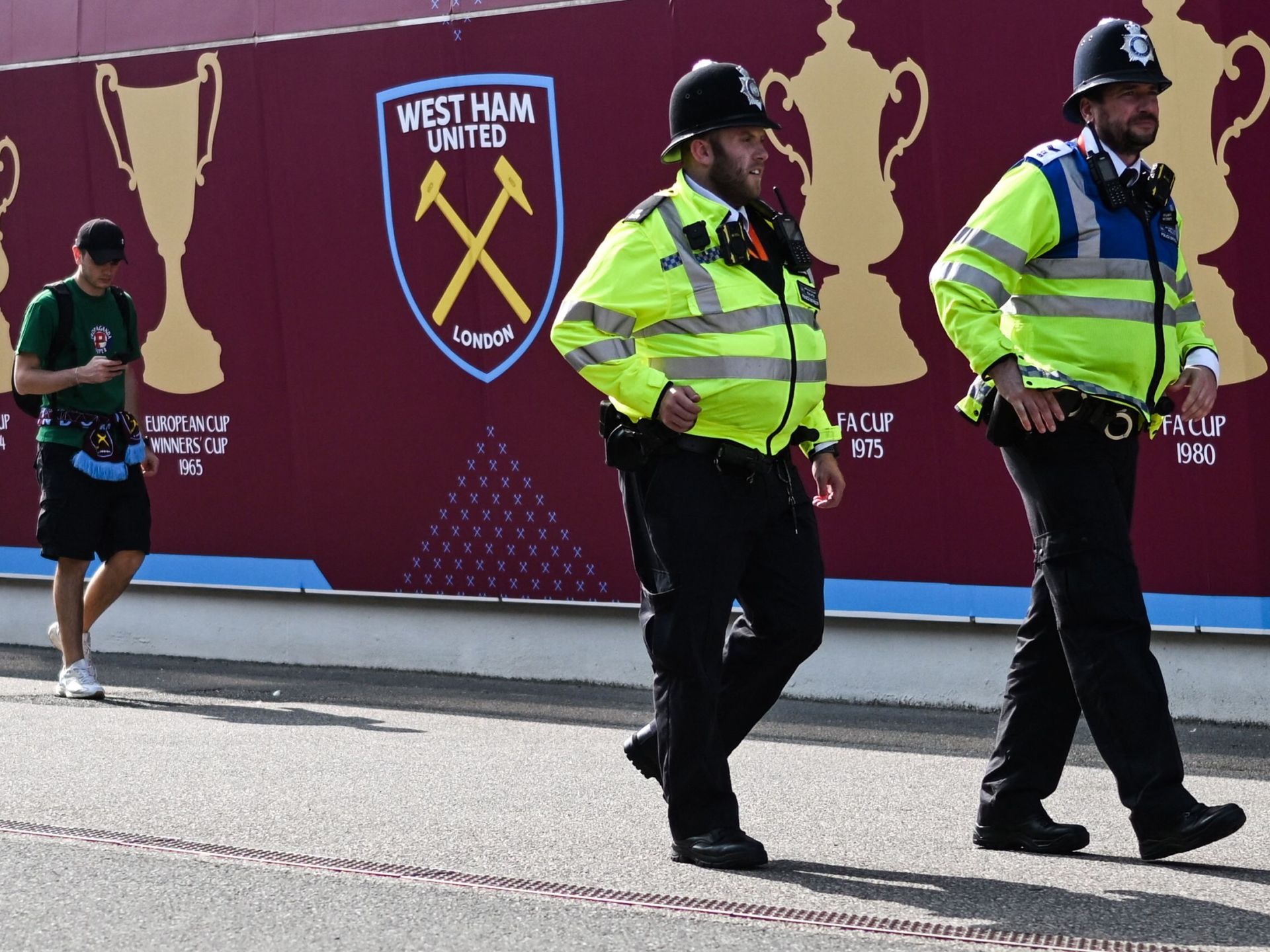 مباراة مكابي تل أبيب وأستون فيلا تغذي حملة تحريض على مسلمين في بريطانيا