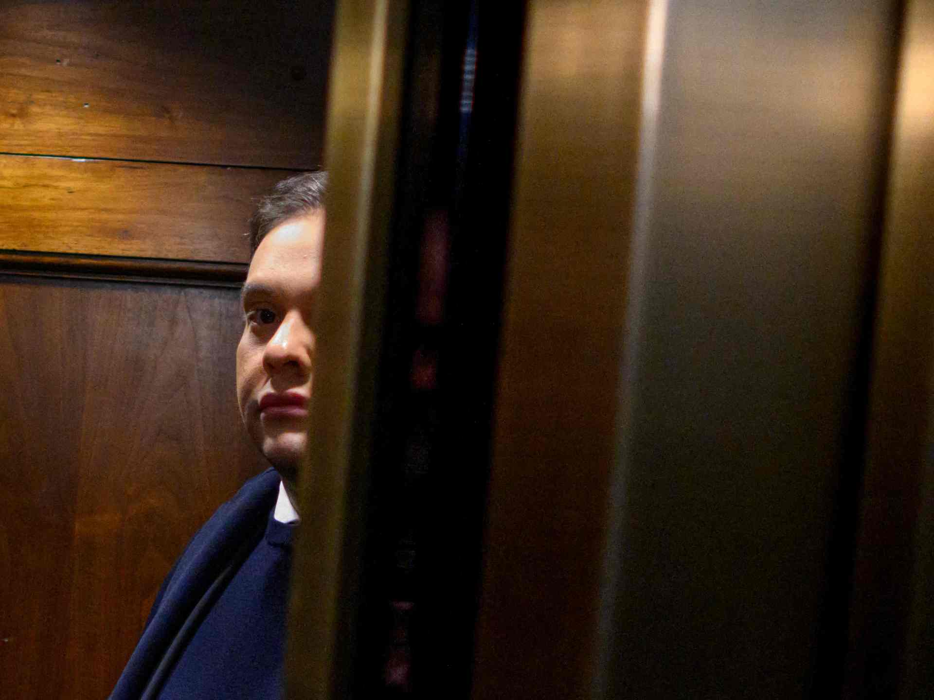 ترامب يخفف عقوبة نائب جمهوري سابق مدان بالفساد