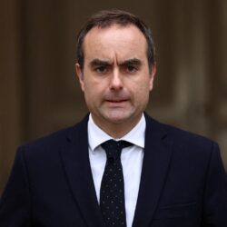 انقسامات داخل الجمهوريين تربك جهود لوكورنو لتشكيل الحكومة الفرنسية