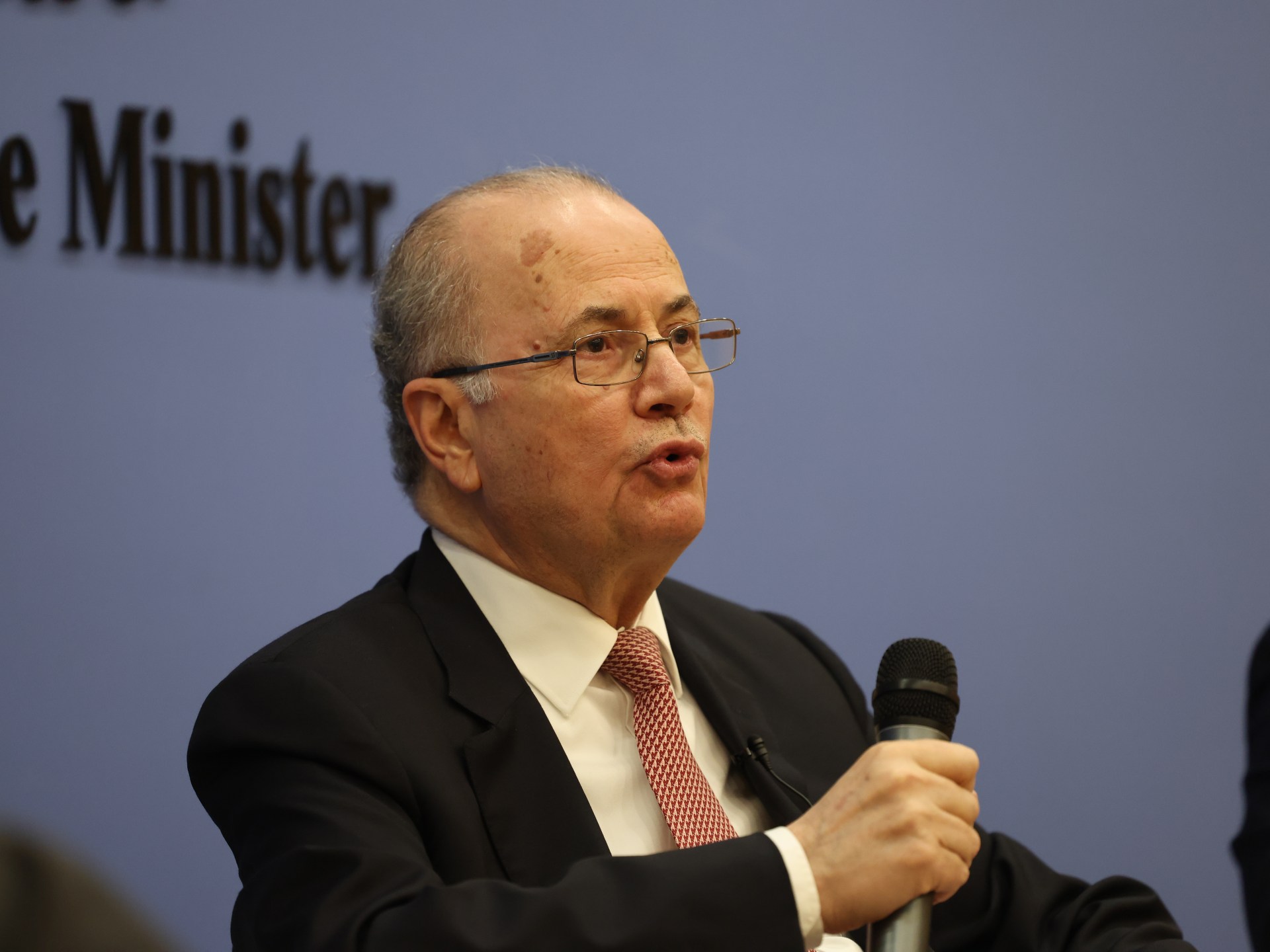 رئيس الوزراء الفلسطيني: لا نطلب ضمانات لحكم غزة