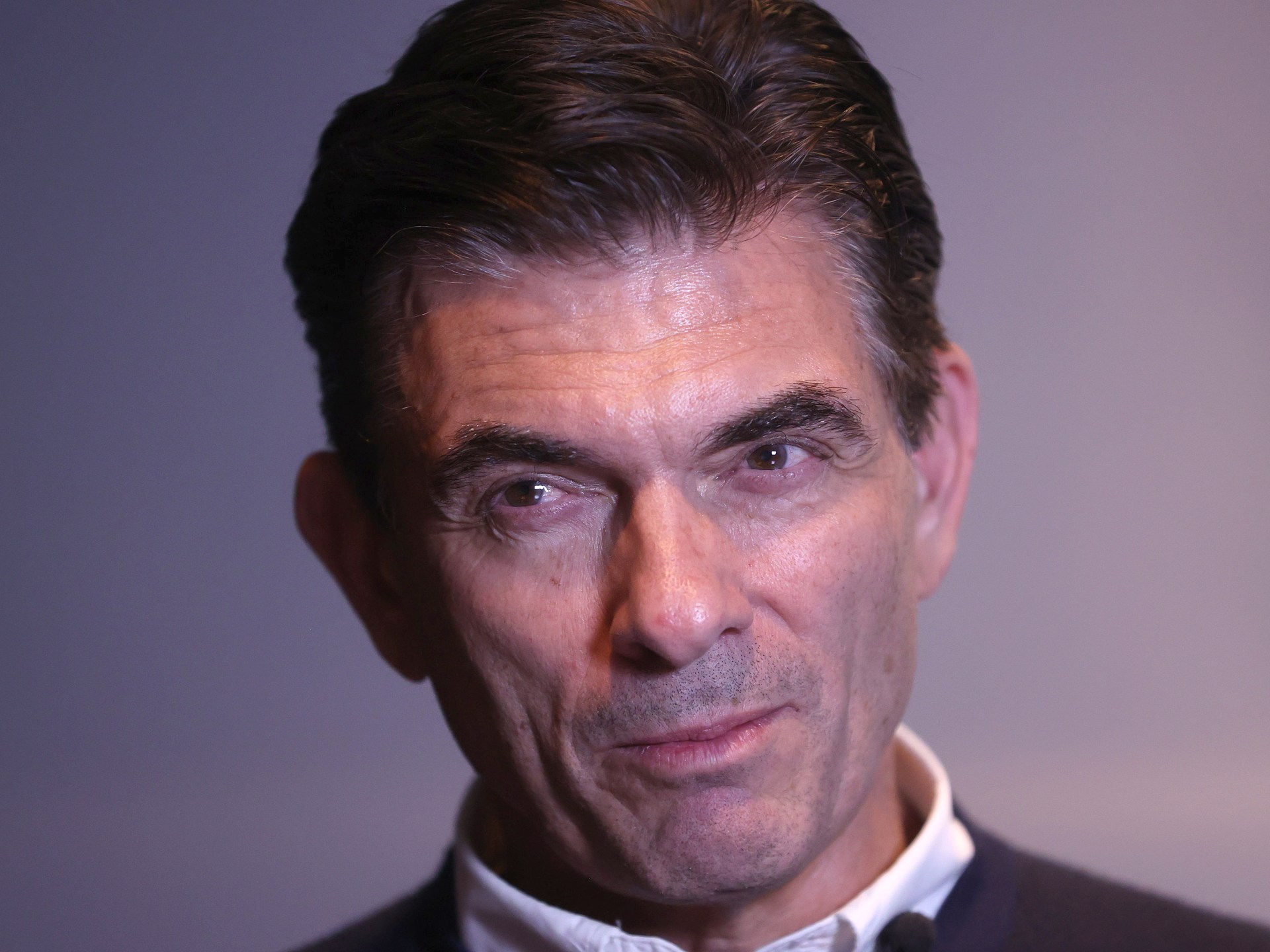 رودريغو باز وسطي يميني صعد إلى سدة الحكم في بوليفيا