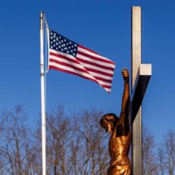 على غرار الرومان والإغريق.. هل الحضارة الأميركية آيلة للسقوط؟