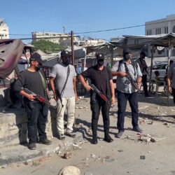 بالصور.. داخلية غزة تنتشر بمناطق انسحاب جيش الاحتلال