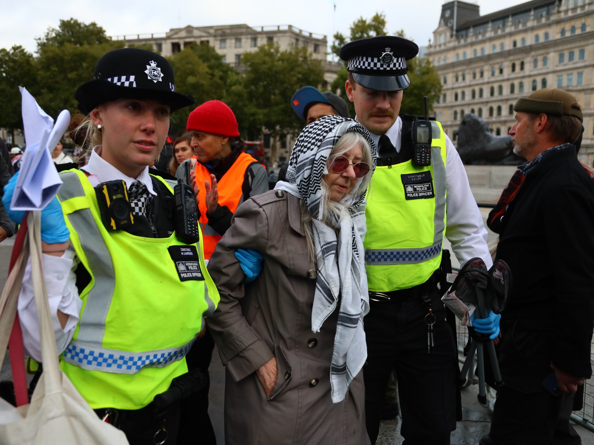بريطانيا تحاكم العشرات بتهمة دعم منظمة مؤيدة لفلسطين