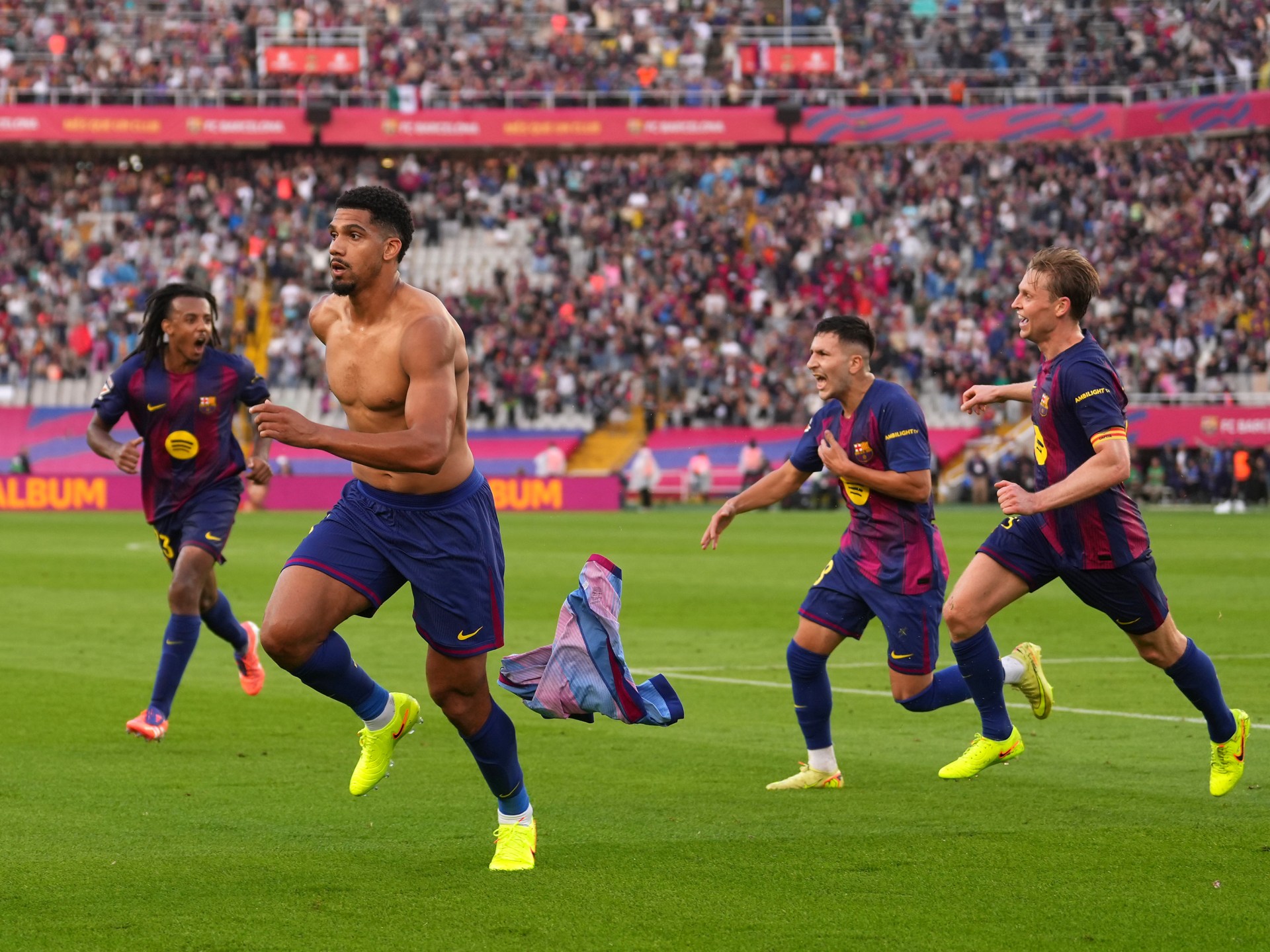 فليك وإشراك أراوخو في مباراة برشلونة وجيرونا بين التوفيق والتكتيك