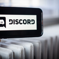 بعد دوره في عدة مظاهرات.. هل حظرت الدول العربية "ديسكورد"؟