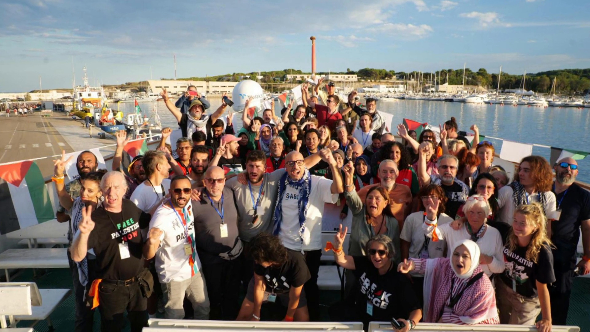 "شبكات" يتناول تفاعل المنصات مع هجوم إسرائيل على أسطول الحرية واعتقالات بريطانيا لسارقي الهواتف