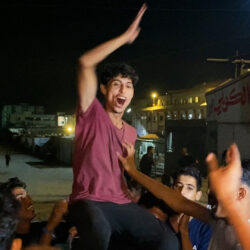 صحف عالمية: الغزيون يشعرون بفرح ممزوج بالخوف والسيطرة على القطاع السؤال الأصعب