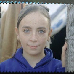 غزل أبو ريان.. طفلة غزية تناشد العالم لتأمين العيش والعودة إلى المدرسة