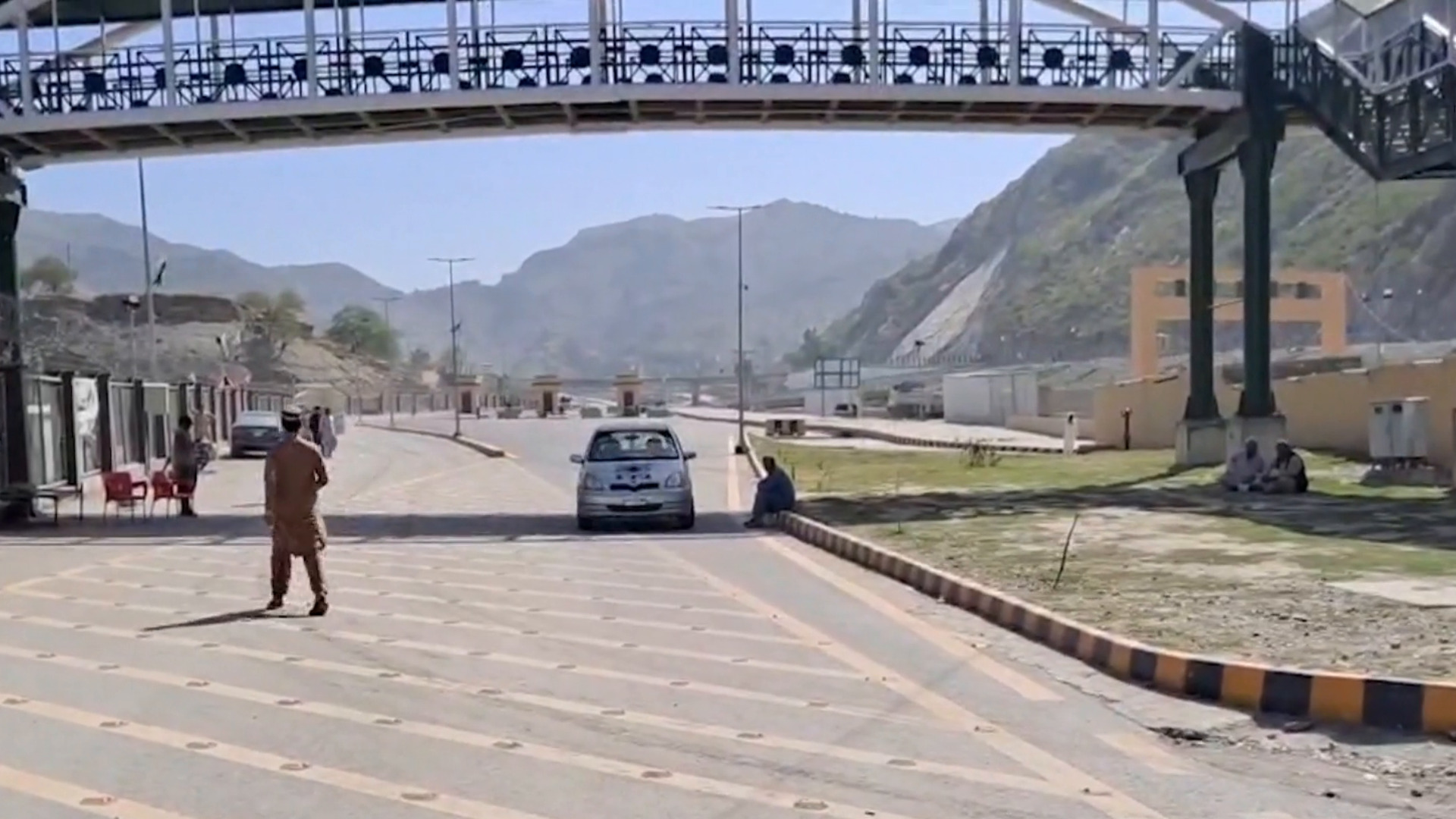 باكستان تواصل إغلاق معابرها الحدودية مع أفغانستان