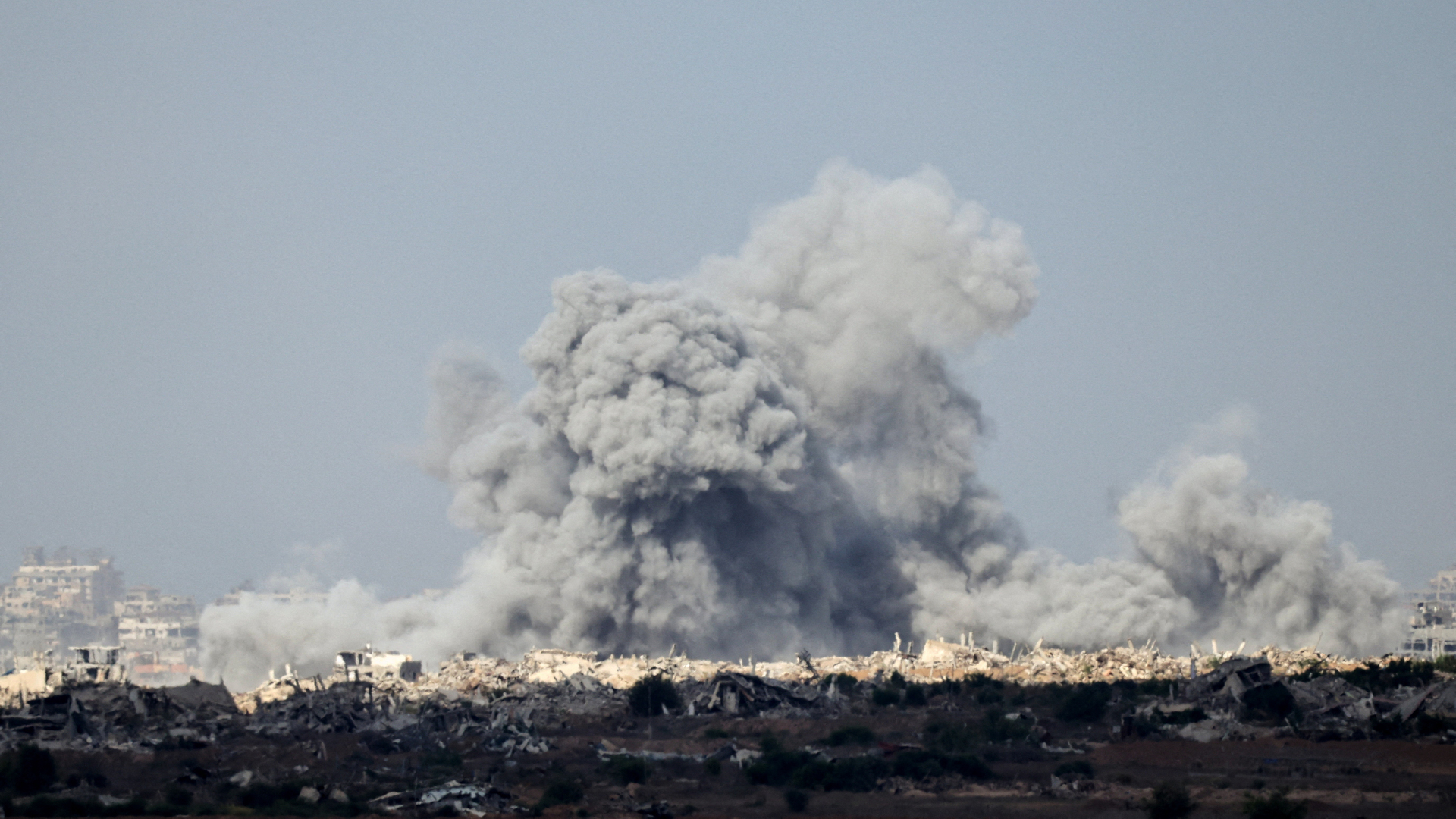 صحف عالمية: منظومات غزة منهارة وعودة غارات إسرائيل تضغط عليها