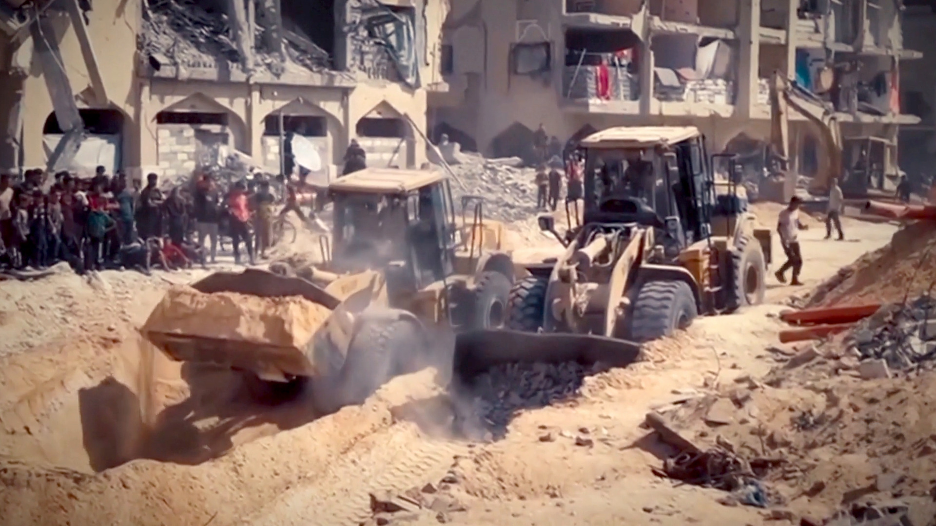 معدل قياسي عالميا: 58 قطعة متفجرة لكل كيلومتر في غزة تعيق البحث عن الأسرى