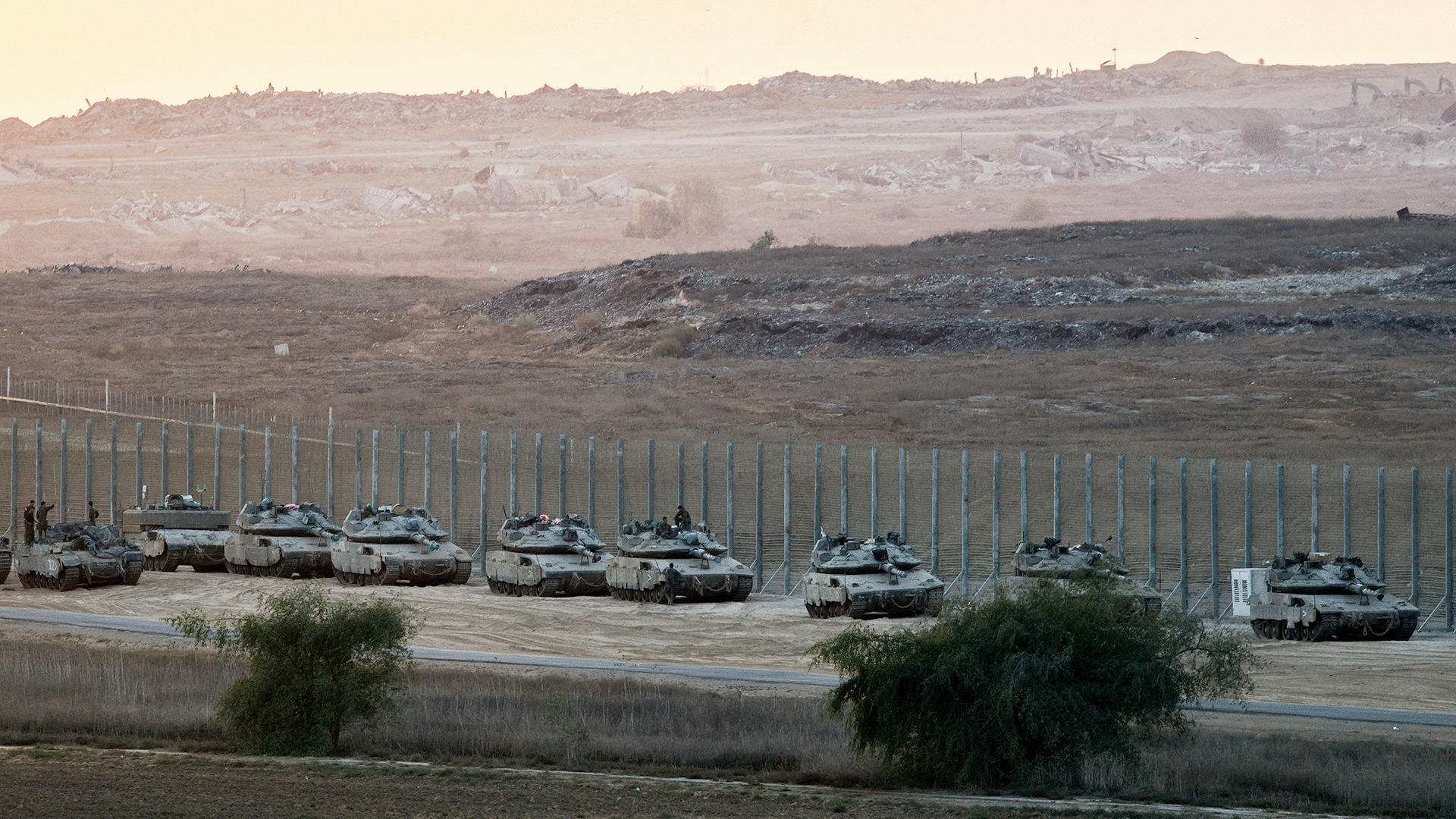 بعد استعادة الأسرى.. وزراء وضباط إسرائيليون سابقون يدعون لاستئناف الحرب