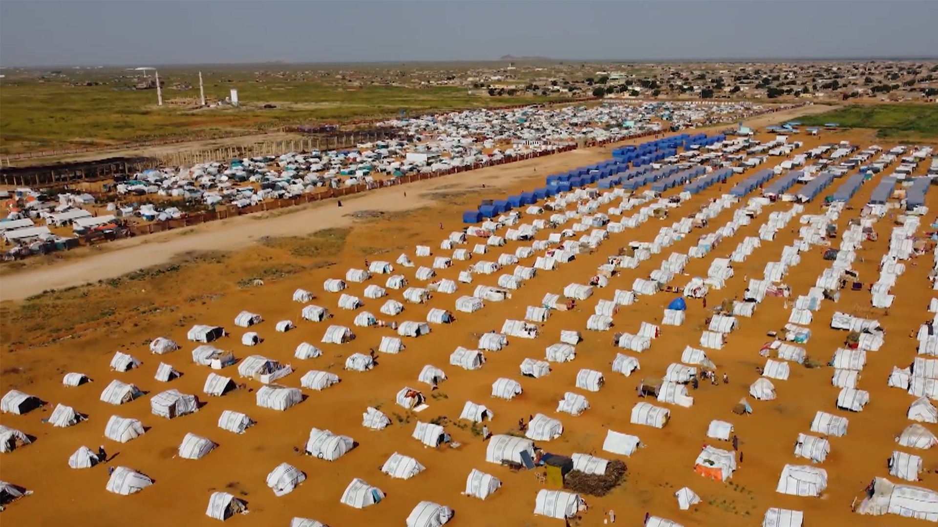 السودان يعيش تحديات إنسانية كبيرة بسبب النزوح والعيش في خيام