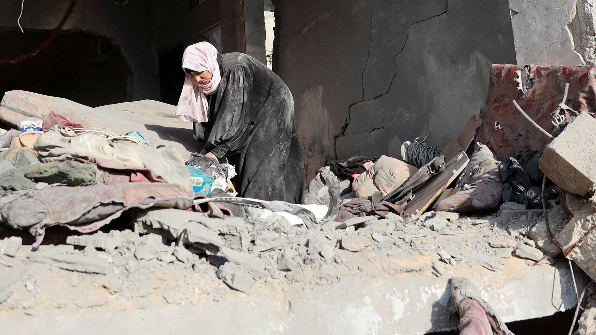 جراح لا تندمل.. نساء غزة يخضن معركة البقاء بعد عامين من الحرب