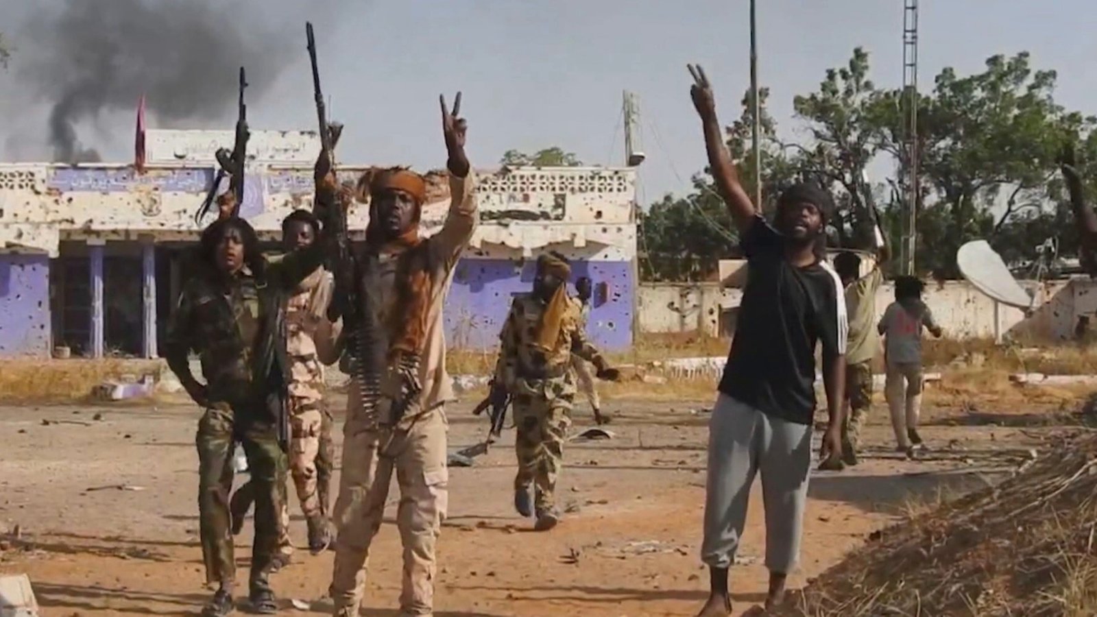 سيطرة الدعم السريع على الفاشر تثير تساؤلات حول مستقبل السودان 3 image 1761492031