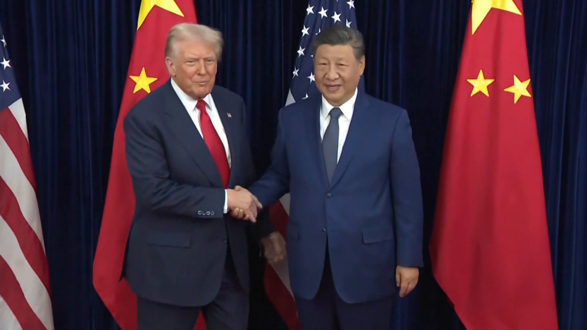 "شبكات" يناقش لقاء ترامب ونظيره الصيني ومخاطر "شات جي بي تي" ومواجهات العصابات مع شرطة البرازيل