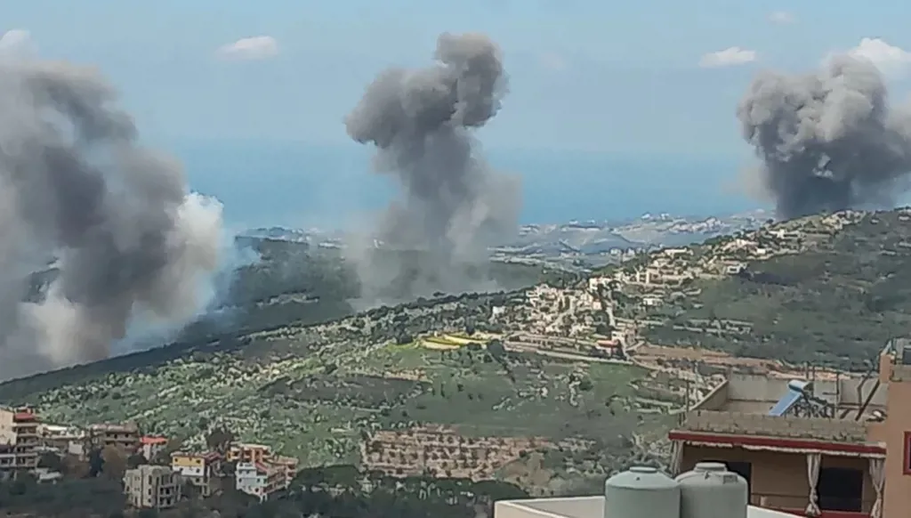 “تغريبة” القرى الحدودية: 10 أشهر تهجيراً وإهمالاً تدفع الأهالي إلى اعتصام مفتوح أمام السفارة الإيرانية