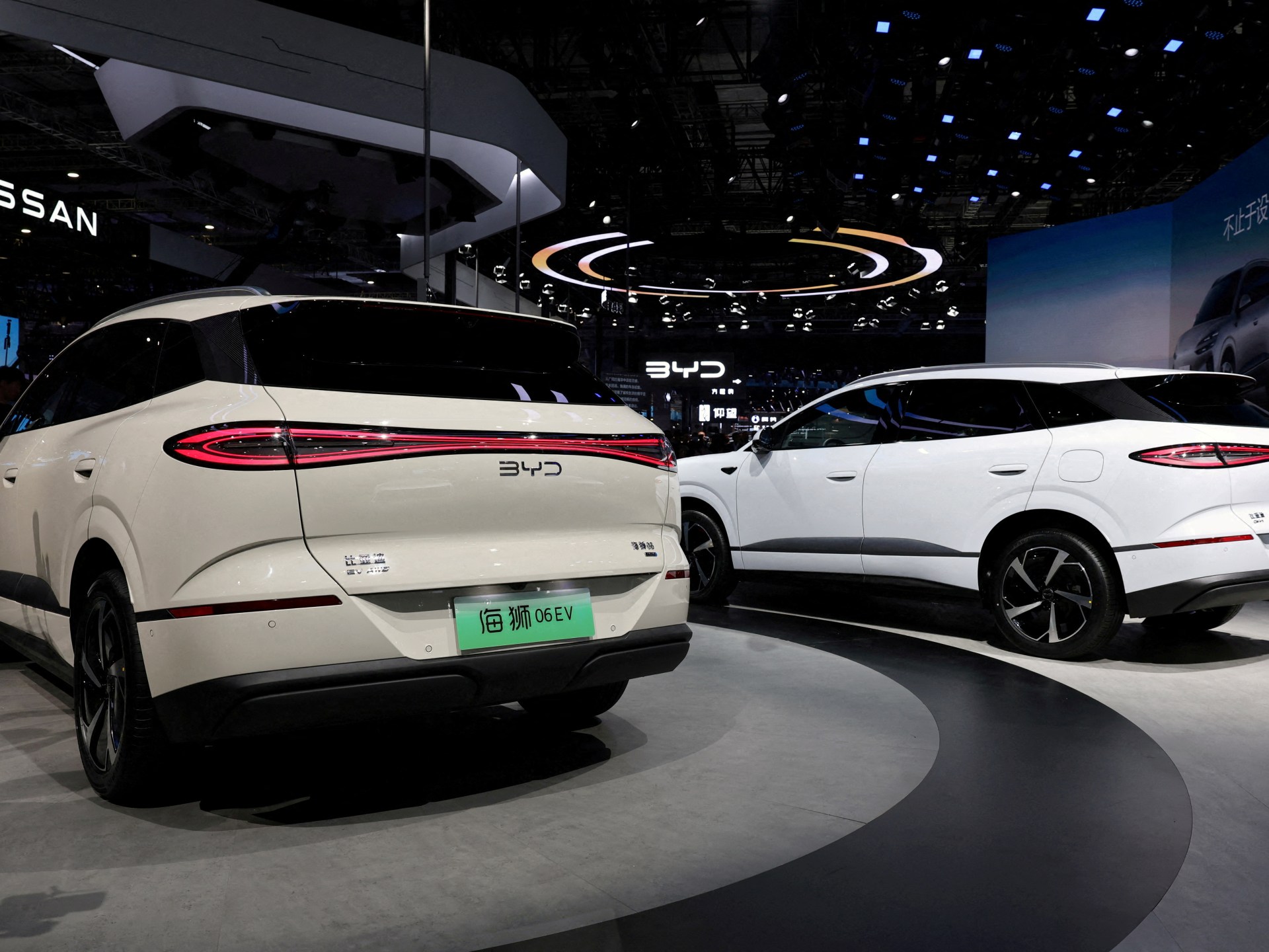 بلومبيرغ: السيارات الكهربائية تهدد الوكلاء في الصين