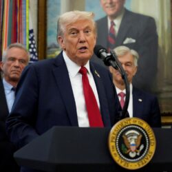 ماذا يعني اتفاق فايزر مع ترامب بالنسبة لأسعار الأدوية عالميا؟