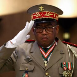 روفين فورتونات زافيسامبو جنرال ترأس حكومة مدغشقر