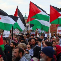 ألمانيا تتجه لرفع القيود على تصدير الأسلحة لإسرائيل