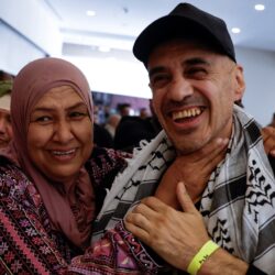 بالصور.. لحظات مؤثرة في استقبال الأسرى المحررين