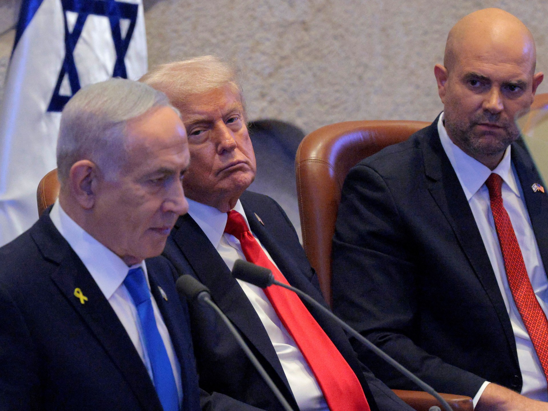 ترامب يؤكد بحث حماس عن جثث الأسرى وتلويح إسرائيلي باستئناف القتال