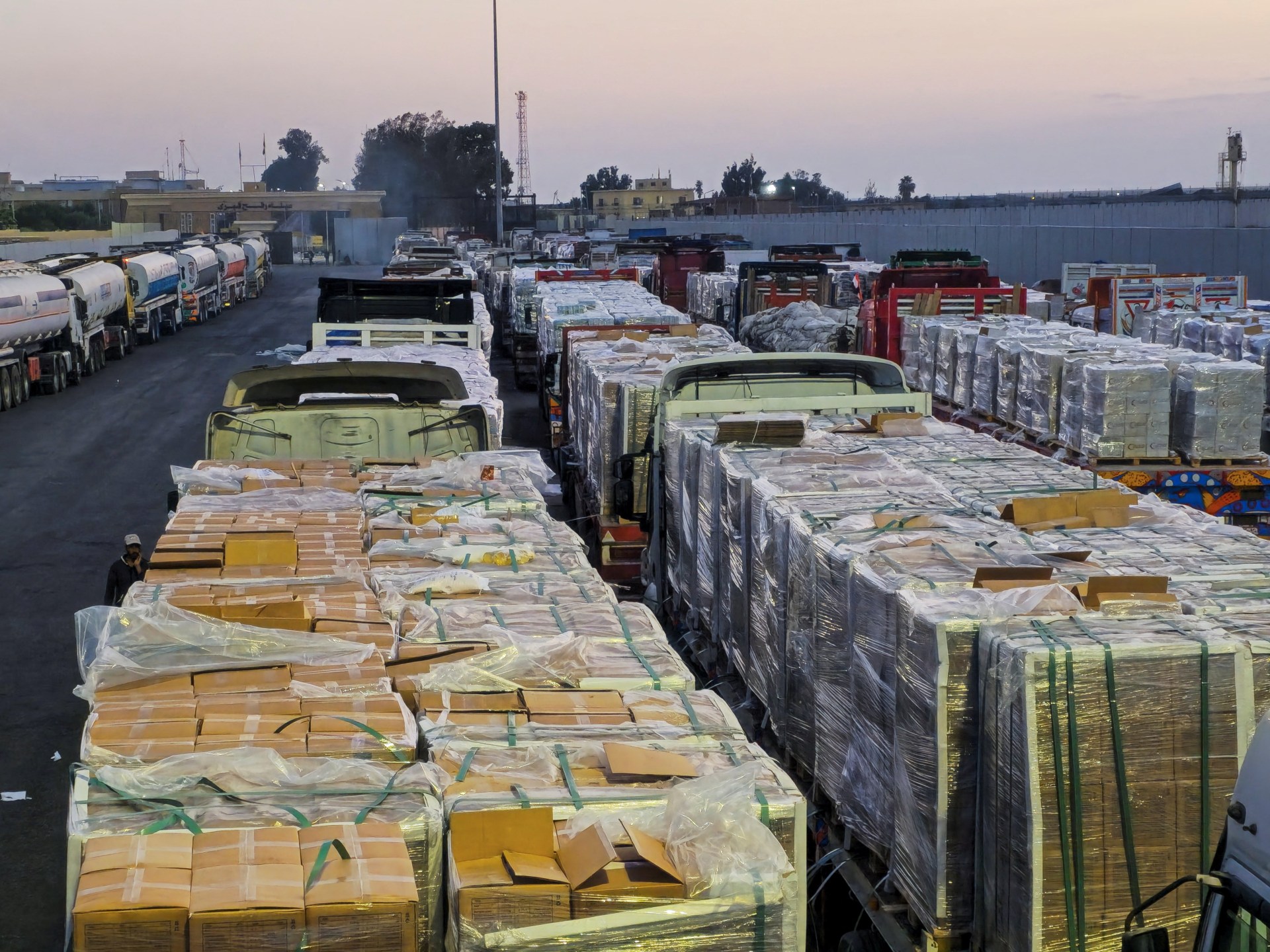 الأونروا تطالب بتدفق غير محدود للمساعدات إلى غزة