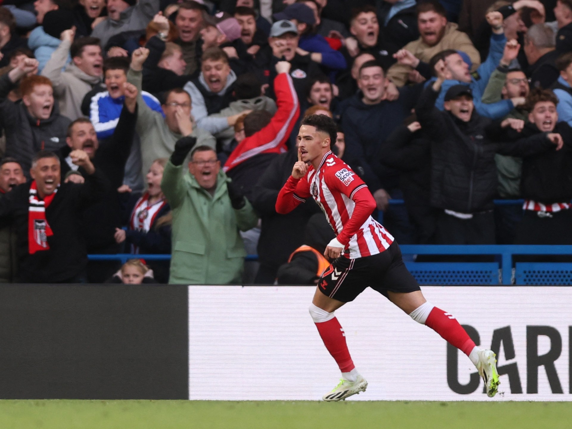 شاهد.. سنردلاند يُسقط تشلسي بهدف المغربي الطالبي